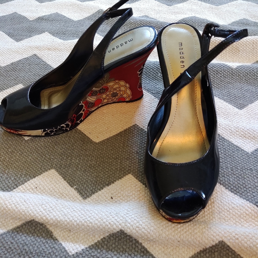 Madden girl wedges